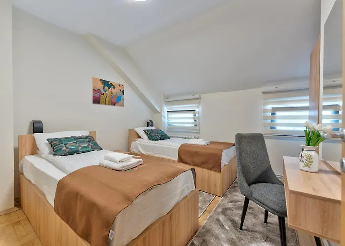 To * זלאטיבור